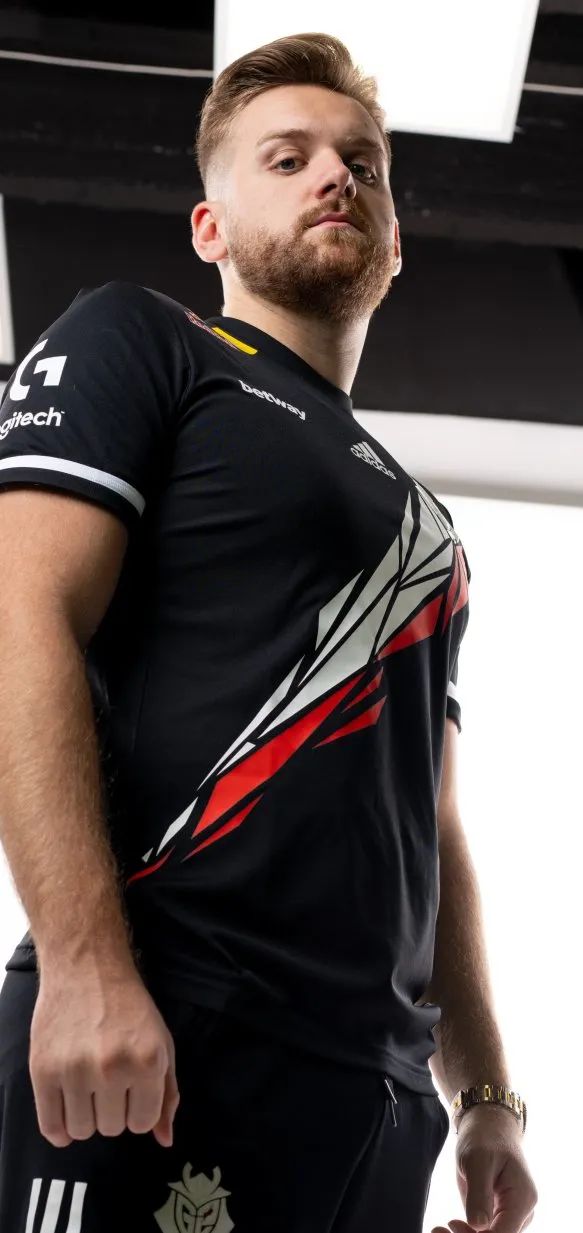 英雄联盟比赛：Kid峡谷之巅偶遇Perkz，双方交流整活